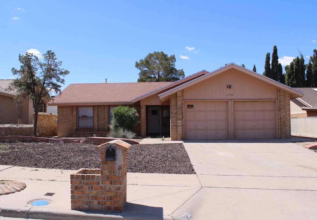 Primary Photo - 11736 Trey Burton Dr