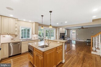 Building Photo - 9904 Hall Rd