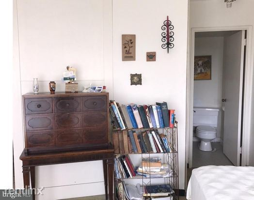 Building Photo - 2 br, 2 bath  - 3900 Ford Rd Apt 10K