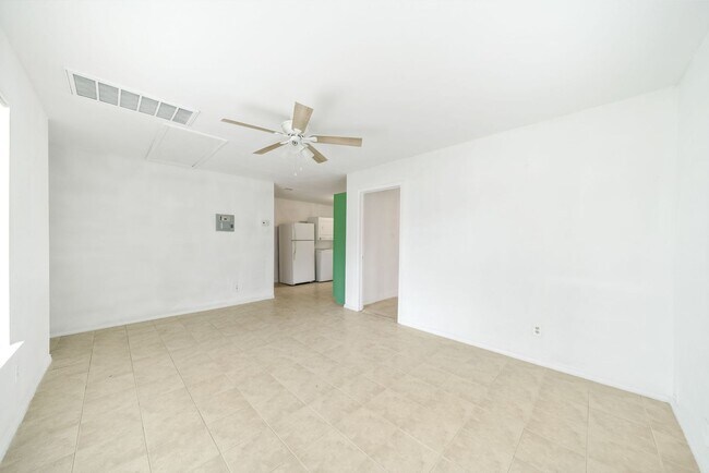 Foto del edificio - 2 Bedroom 1 Bathroom located in Lincoln He...