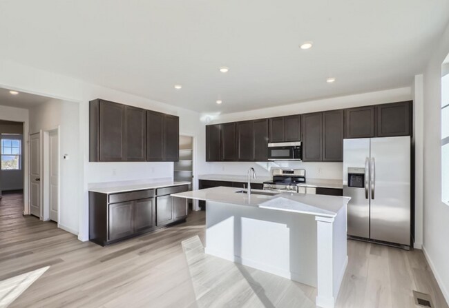 Foto del edificio - ALMOST BRAND NEW 4bd Reunion Ridge Gem!