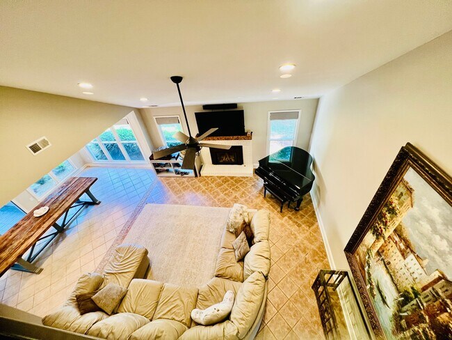 Foto del edificio - 205 Kinderhill Ct