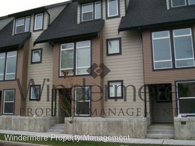 Primary Photo - 2 br, 1.5 bath House - 231 W Sumach