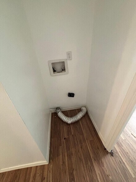 Foto del edificio - 250 Richard St