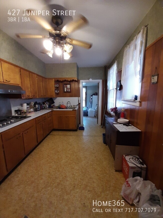 Building Photo - Beautiful 3 Bedroom Home