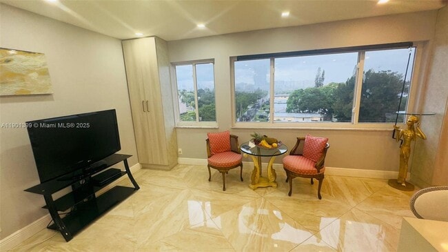 Foto del edificio - 329 SE 3rd St