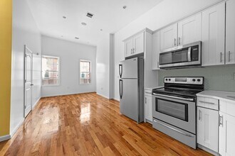 Building Photo - 2311 Cortelyou Rd