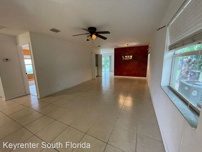 Foto del edificio - 3 br, 2 bath House - 1917 NE 48th St