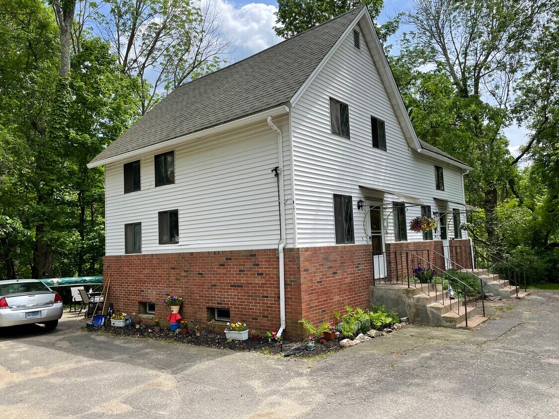 66 School St, Coventry, CT 06238 Apartments Coventry, CT