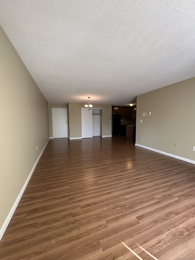 Building Photo - 2422 Harbor View Dr
