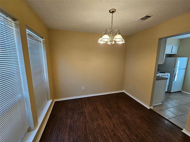 Foto del edificio - 1400 Darr St