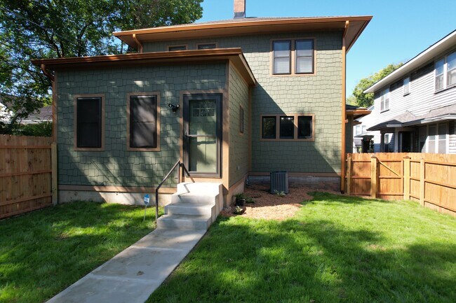 Foto del edificio - 1235 Tecumseh St