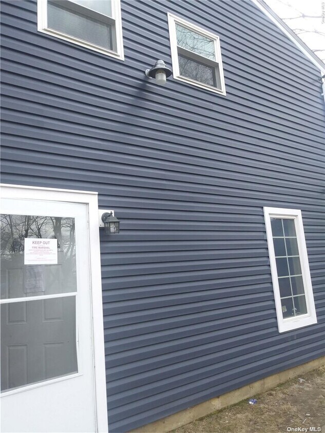 Primary Photo - 98 Casement Ave
