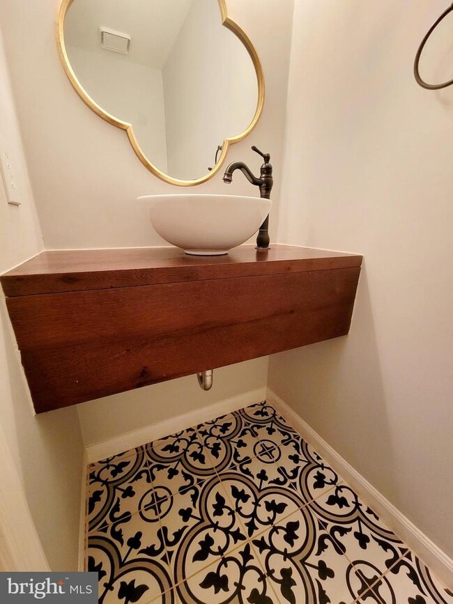 Foto del edificio - 307 Millbrook Terrace NE