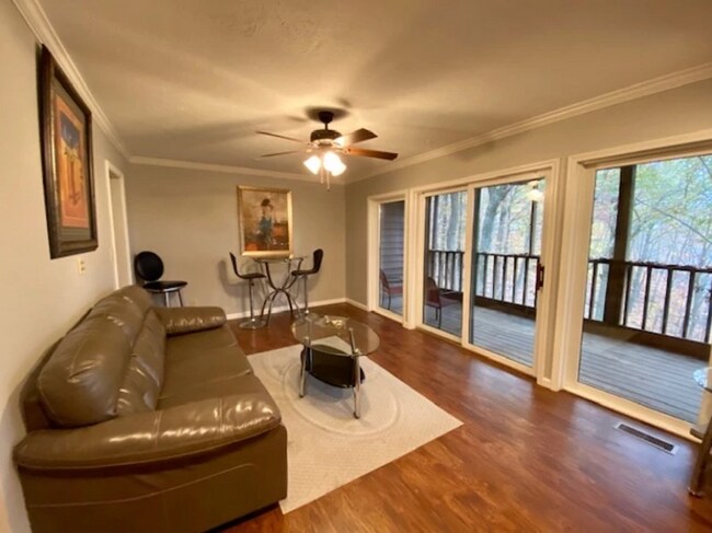 Foto del edificio - 9578 S Lake Ridge Dr