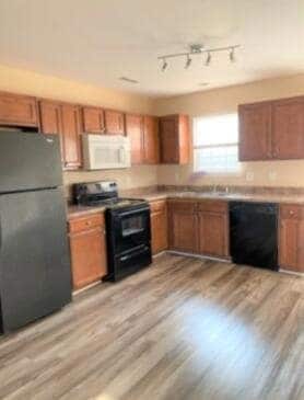 Building Photo - 2203 Bower Ln SE