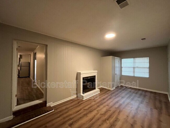 Building Photo - 757 Wright Dr