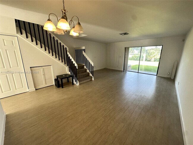 Foto del edificio - 10757 NW 11th St