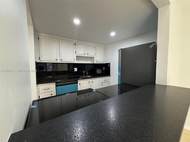 Building Photo - 14415 N Kendall Dr