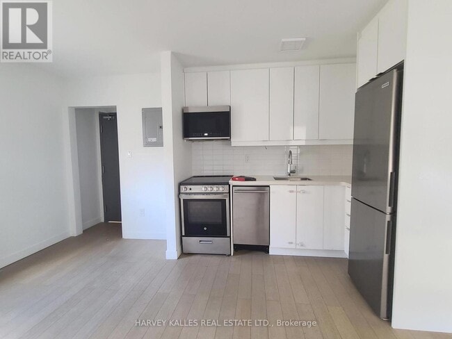 Building Photo - 521 Browns Line