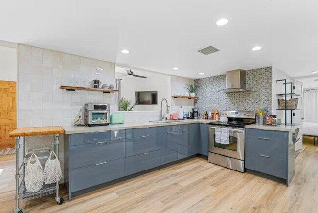 Foto del edificio - 51 Julie Ln