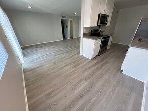 Interior Photo - 616 North Sweetzer Avenue