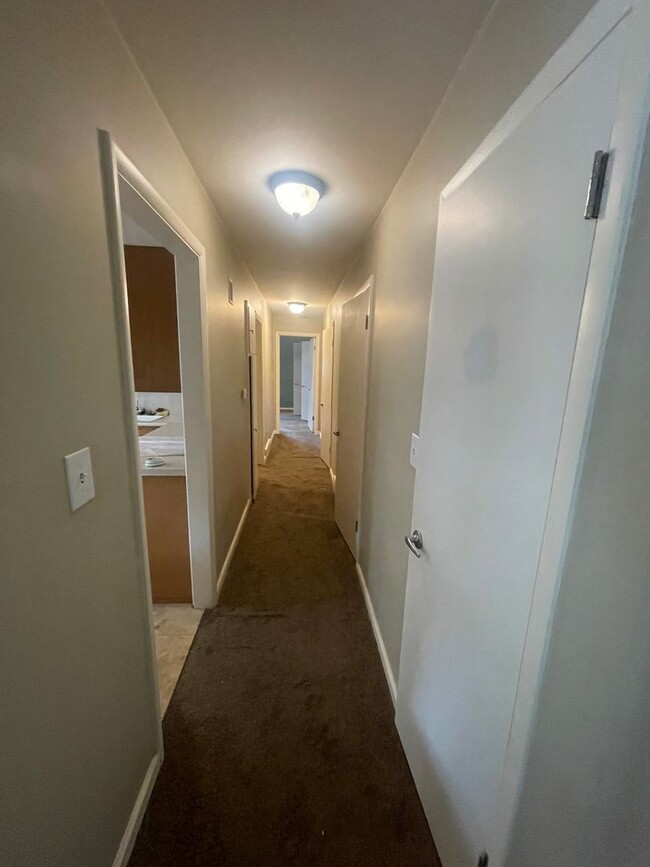 Building Photo - 1108 E 2700 S