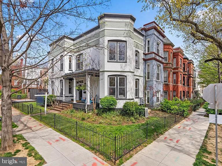 Primary Photo - 1625 First St NE