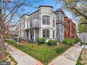 Building Photo - 1625 First St NE