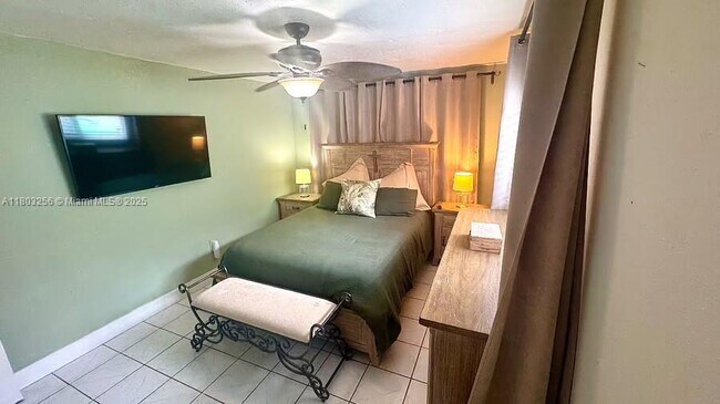 Foto del edificio - 6804 NW 27th Ct