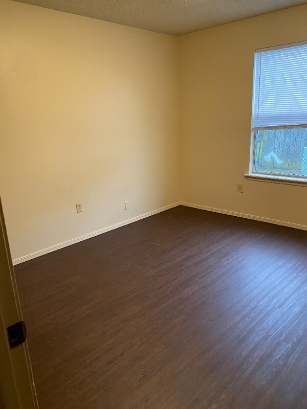 Foto del edificio - 1851 W Deane St