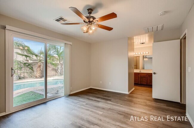 Building Photo - 1668 E Nardini St