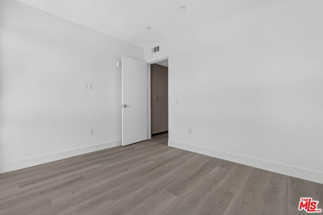 Building Photo - 1808 Lincoln Blvd