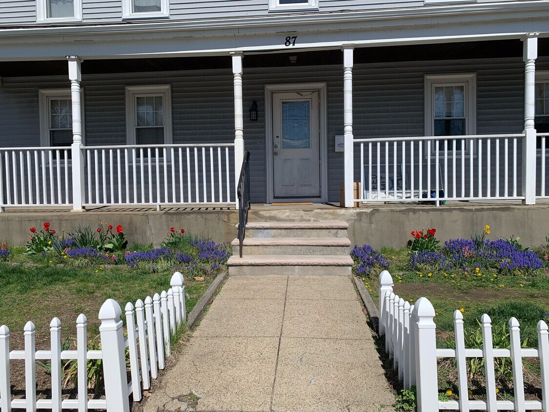 87 Crafts St, Newton, MA 02458 Townhome Rentals in Newton MA