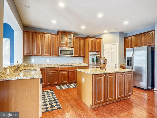 Foto del edificio - 2834 Admiral Ridge Rd