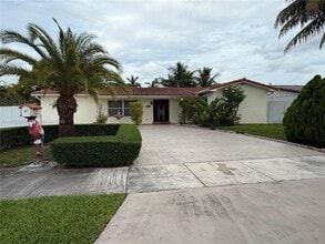 Building Photo - 1715 SW 102nd Ct