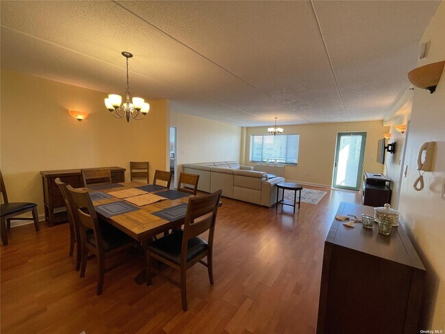 Foto del edificio - 136 Beach 117th St