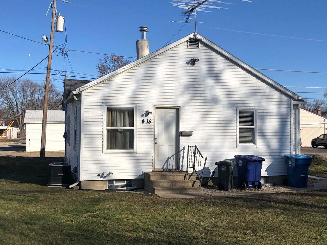 Foto principal - 2 bed, 1 bath home for rent in Waterloo