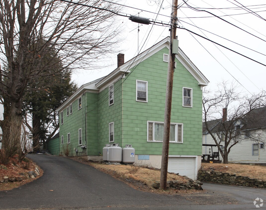 37 Gage St, Augusta, ME 04330 Apartments in Augusta, ME
