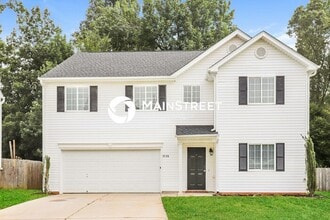 Building Photo - 5728 Hidden Lake Dr