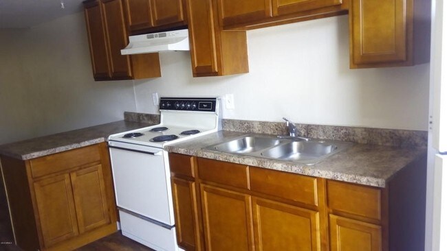 6826 N 45th Ave - The Gardens Apartments - Gardens Apartments