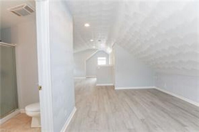 Foto del edificio - Renovated 3 bed, 1.5 bath Single-Family