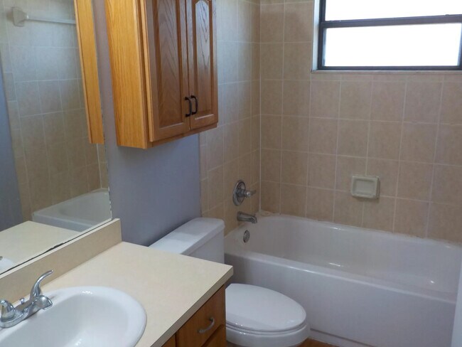 Building Photo - 3860 Catalina St