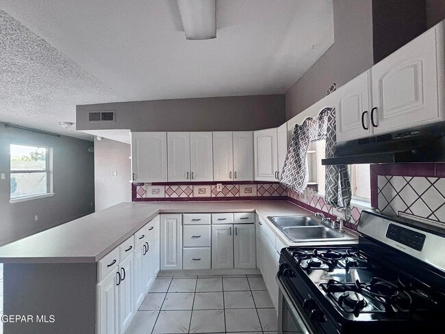 Foto del edificio - 7952 San Jose Rd