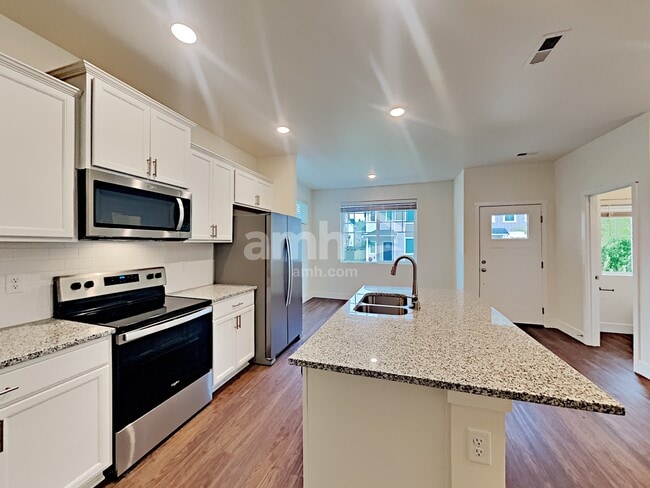 Building Photo - 33088 Naches Peak Ln