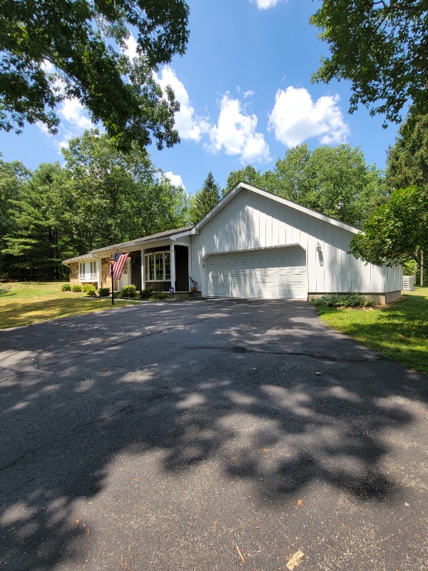 Building Photo - 335 Colgate Ln
