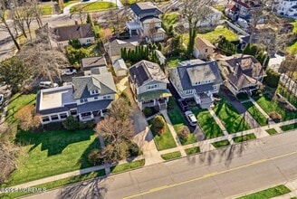 Building Photo - 304 Grassmere Avenue