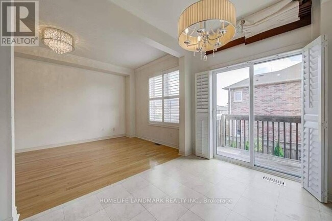 Building Photo - 92 Hawkes Dr