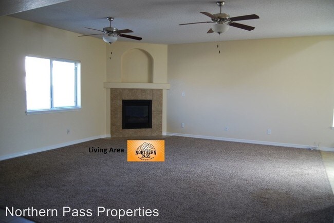 Foto del edificio - 14317 Coyote Trail Dr