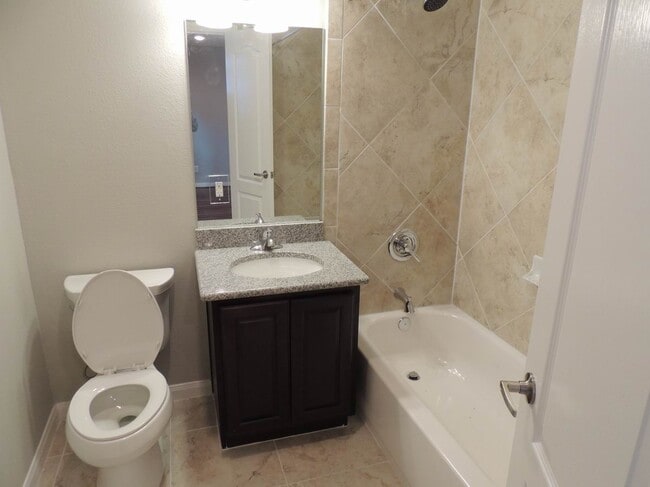 Building Photo - 5333 Richmond Ave.